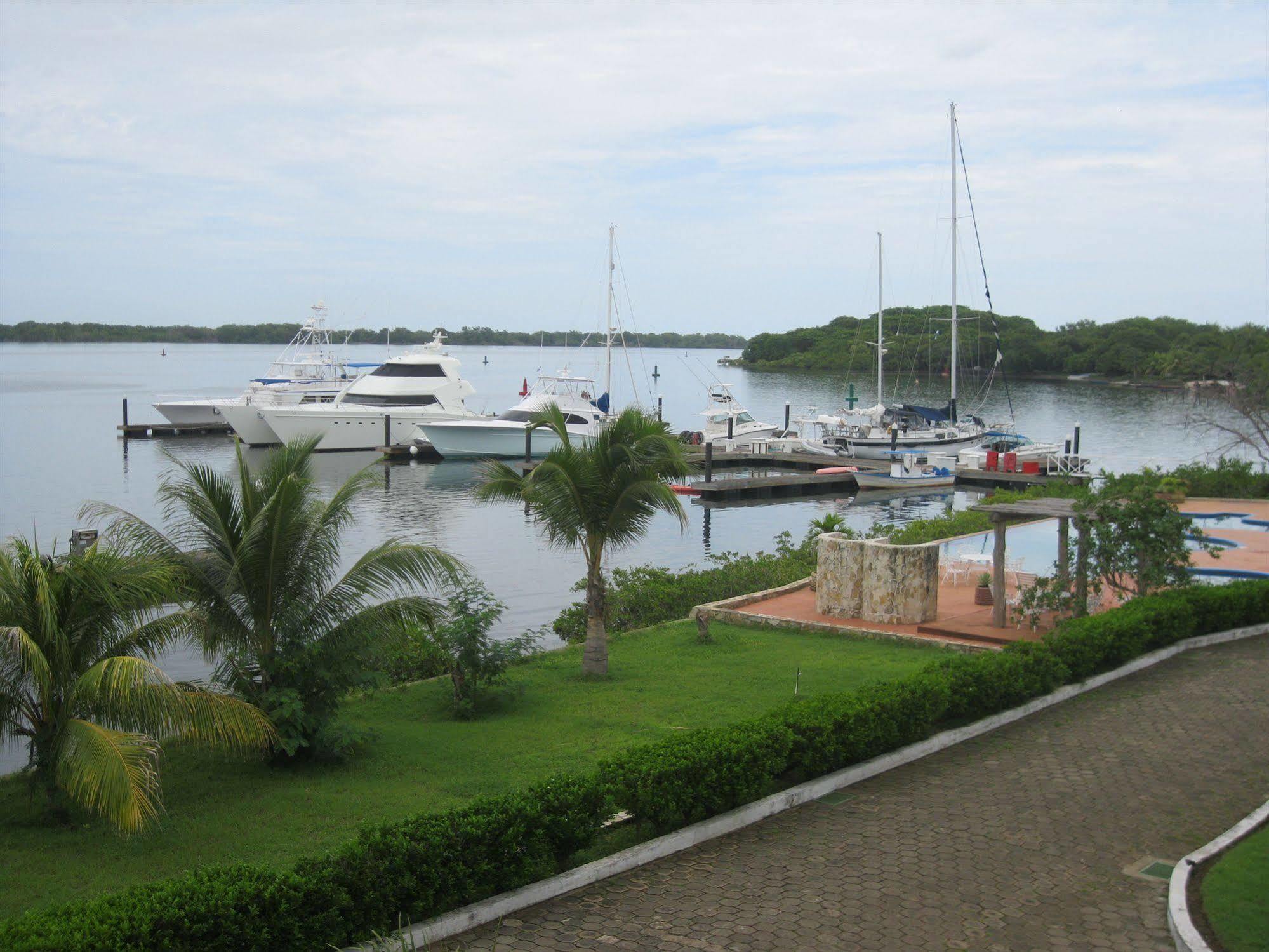 Marina Puesta Del Sol Aposentillo Exterior foto