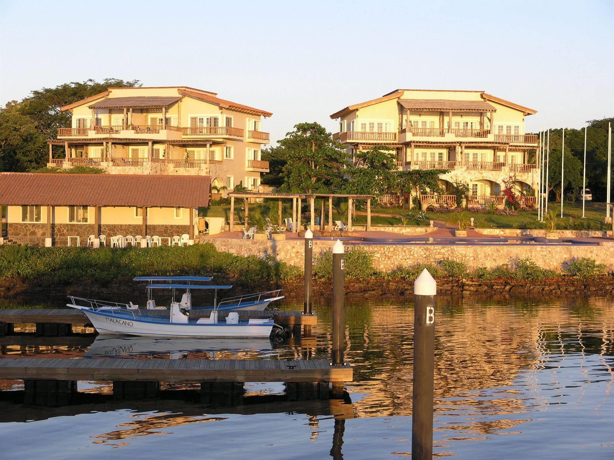 Marina Puesta Del Sol Aposentillo Exterior foto
